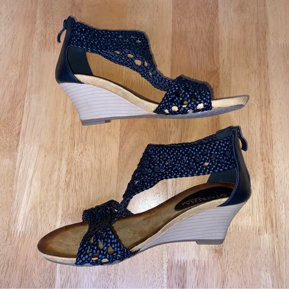 NWT PATRIZIA by Spring Steps Larunda Size 7 Black Wedges with Zipper Enclosures - Picture 5 of 10